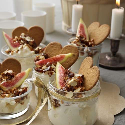 Yoghurt with figue and nuts